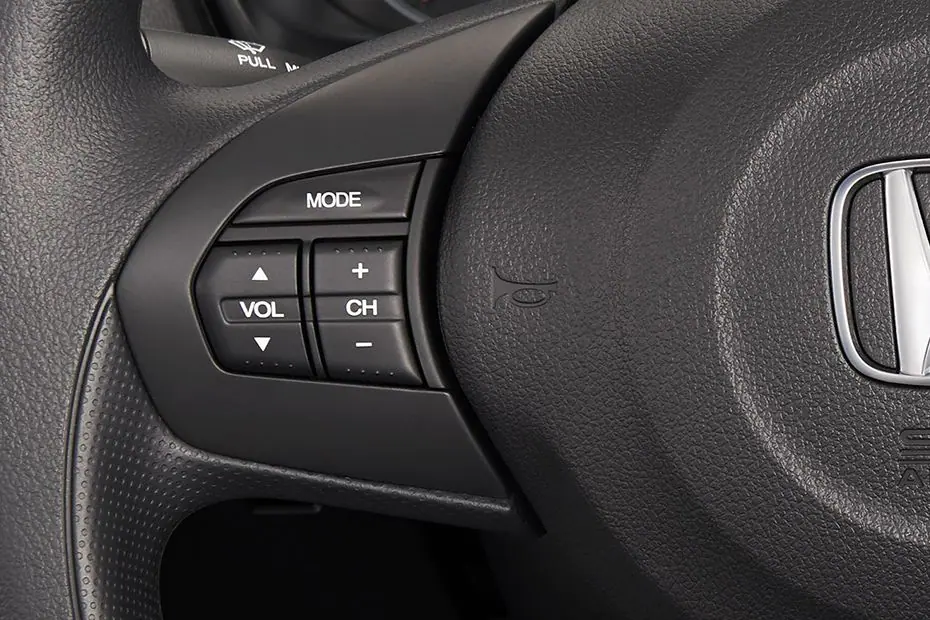 Honda Brio RS 17 honda-brio-multi-function-steering-596470