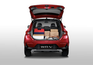 master_detail_0005s_0001_trunkopenspacious_ssuv_hpm_min__1666711208517