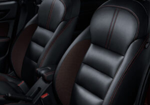 master_detail_0005s_0007_leathertrimmedseatwithredstitches_ssuv_hpm_min__1666760189999